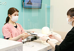 スタッフや患者さんにマスク着用・検温・発熱時の事前連絡などを徹底